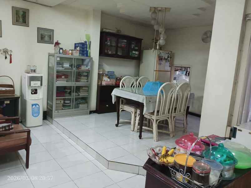 dijual rumah pucang jajar