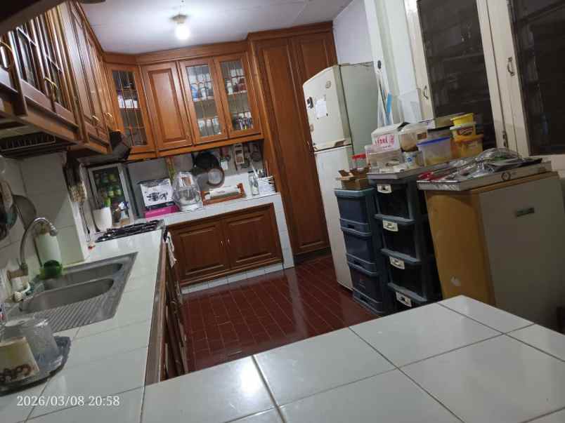 dijual rumah pucang jajar