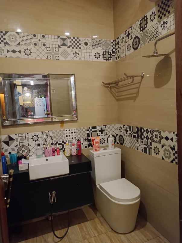 dijual rumah puri cipageran indah