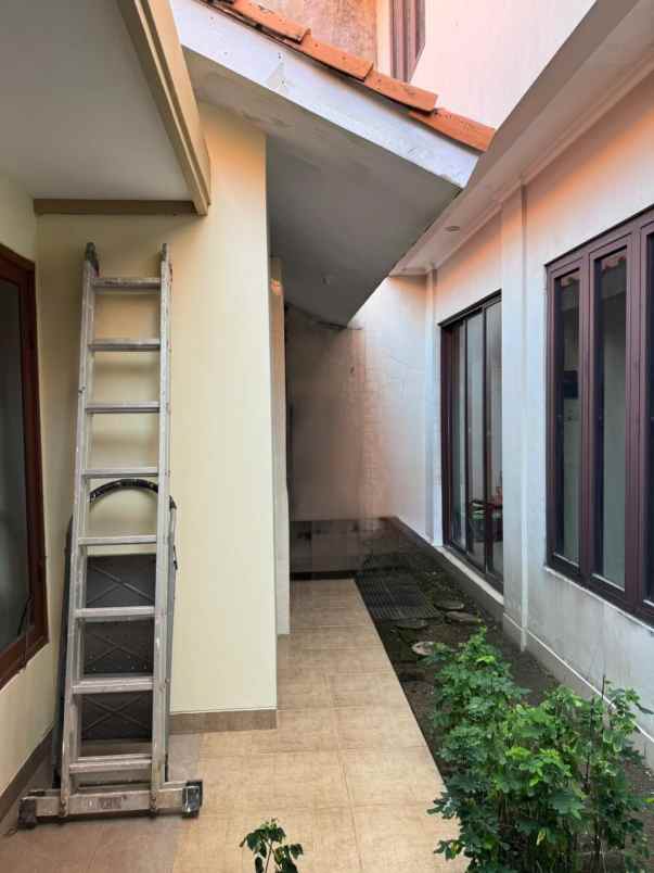 dijual rumah puri surya jaya
