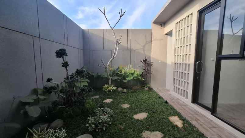 dijual rumah purwomartani kalasan