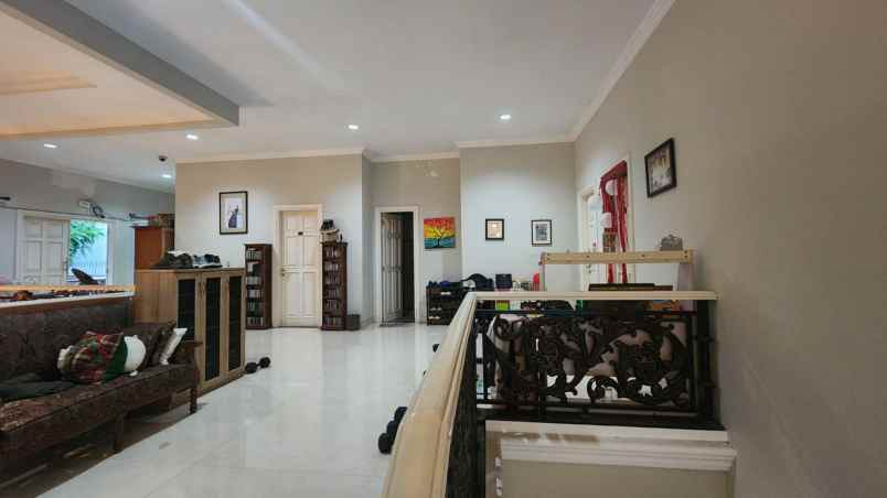 dijual rumah raffles hills cibubur