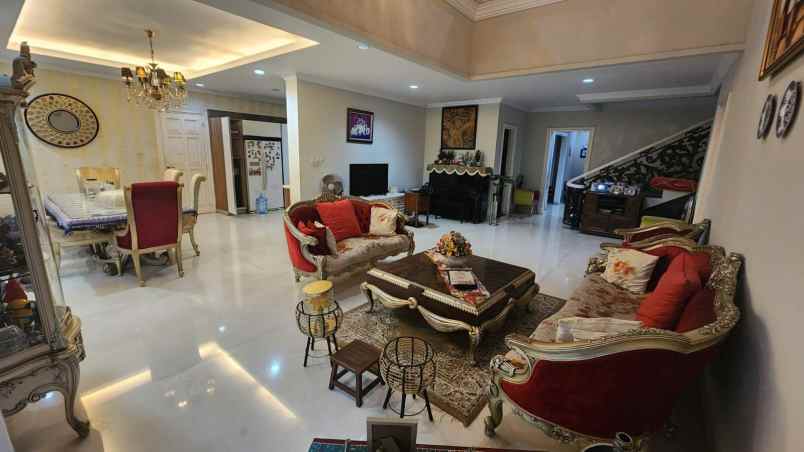 dijual rumah raffles hills cibubur