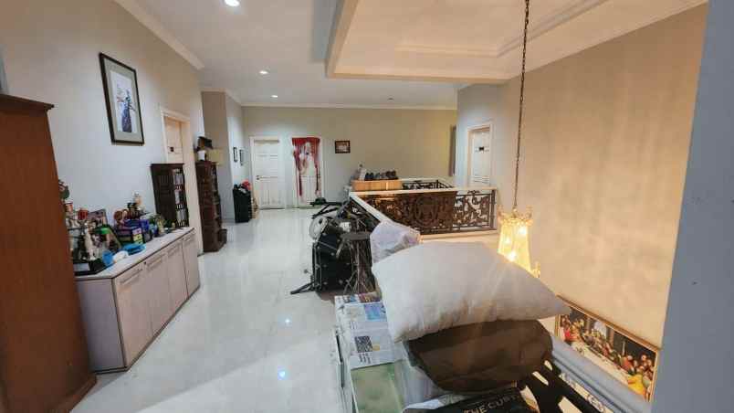 dijual rumah raffles hills cibubur