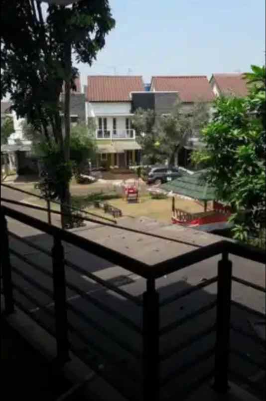 dijual rumah raffless hills cibubur