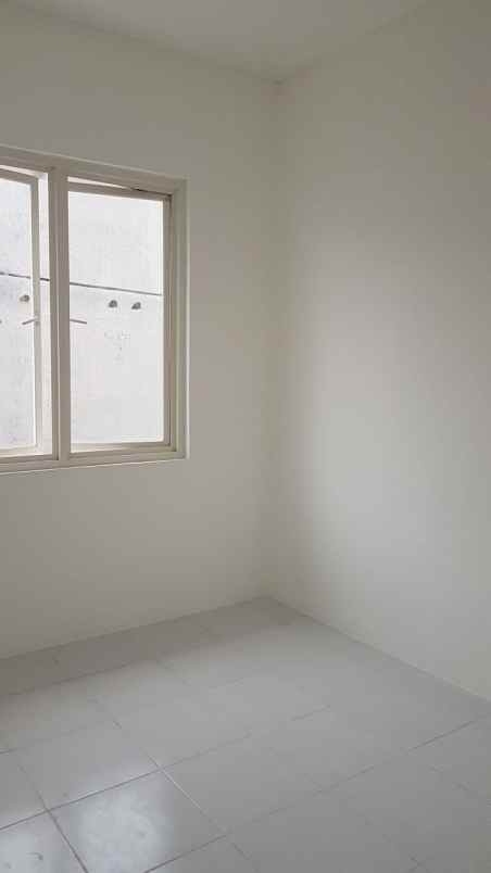 dijual rumah regency one kapas madya