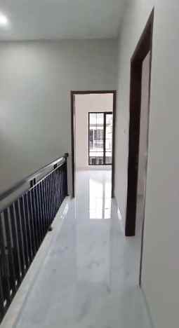 dijual rumah rungkut