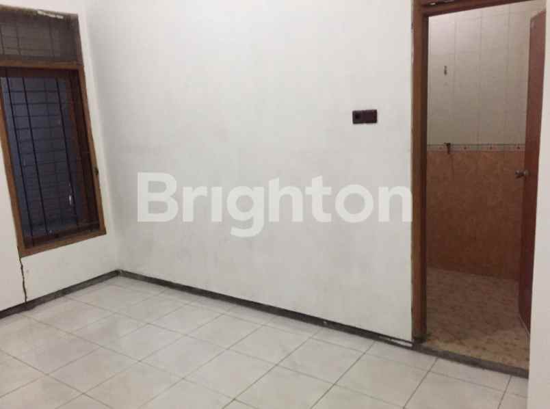 dijual rumah rungkut barata