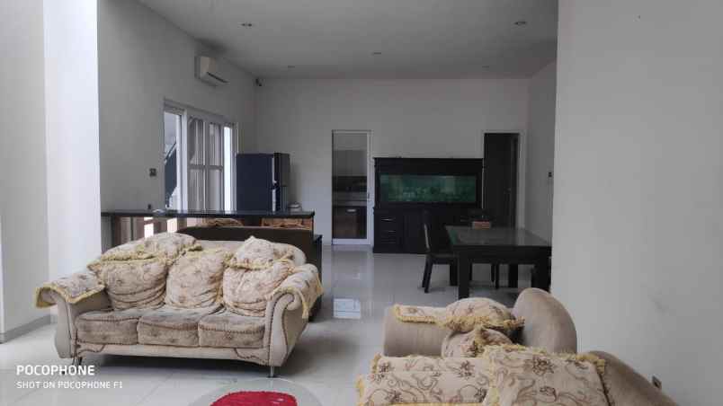 dijual rumah san antonio