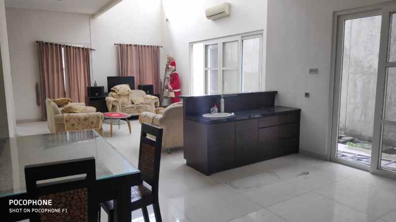 dijual rumah san antonio