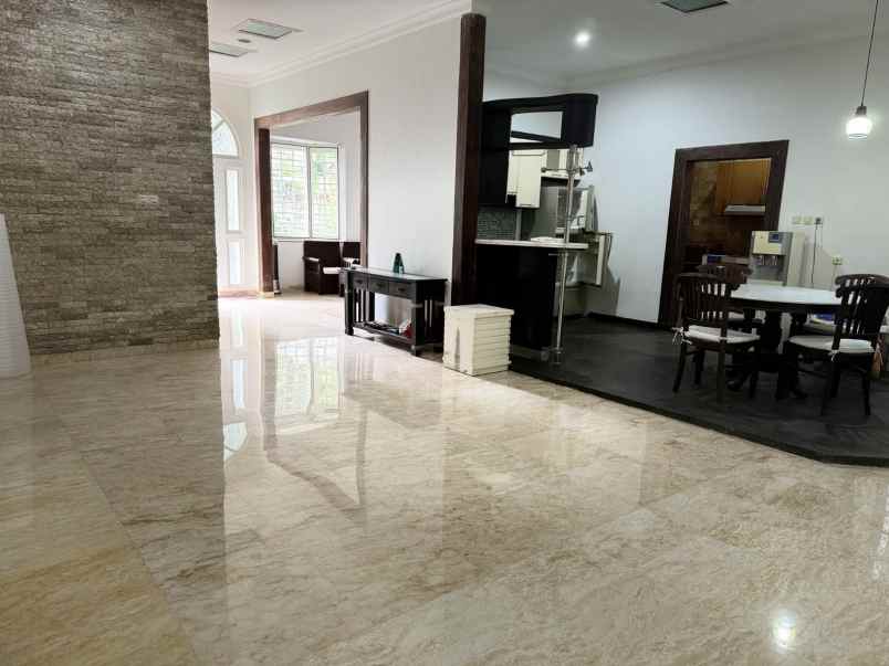 dijual rumah san diego pakuwon city