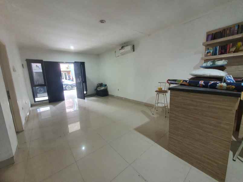 dijual rumah sawah lama ciputat