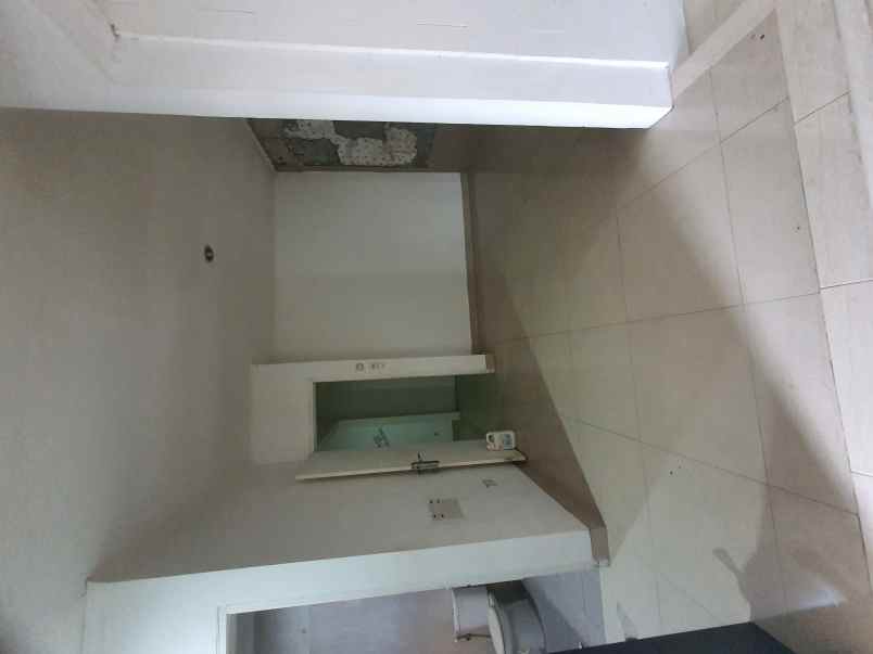 dijual rumah sawah lama ciputat