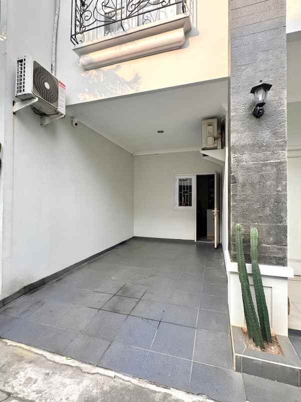dijual rumah secondary dalam twonhouse siap huni