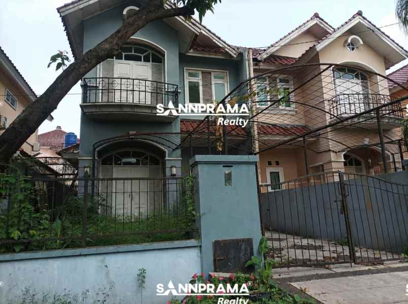 dijual rumah secondary di telaga kahuripan bogor