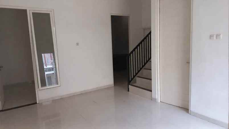 dijual rumah semanggi wonorejo