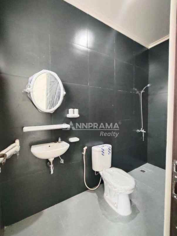 dijual rumah sentul