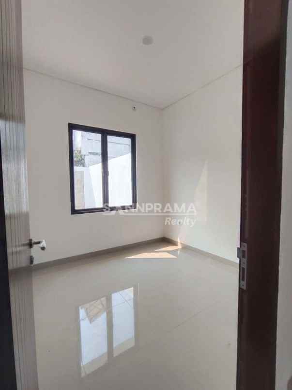 dijual rumah sentul