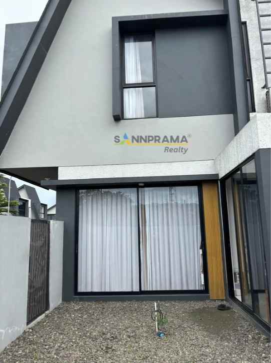 dijual rumah shila sawangan