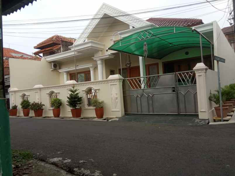 dijual rumah siap huni