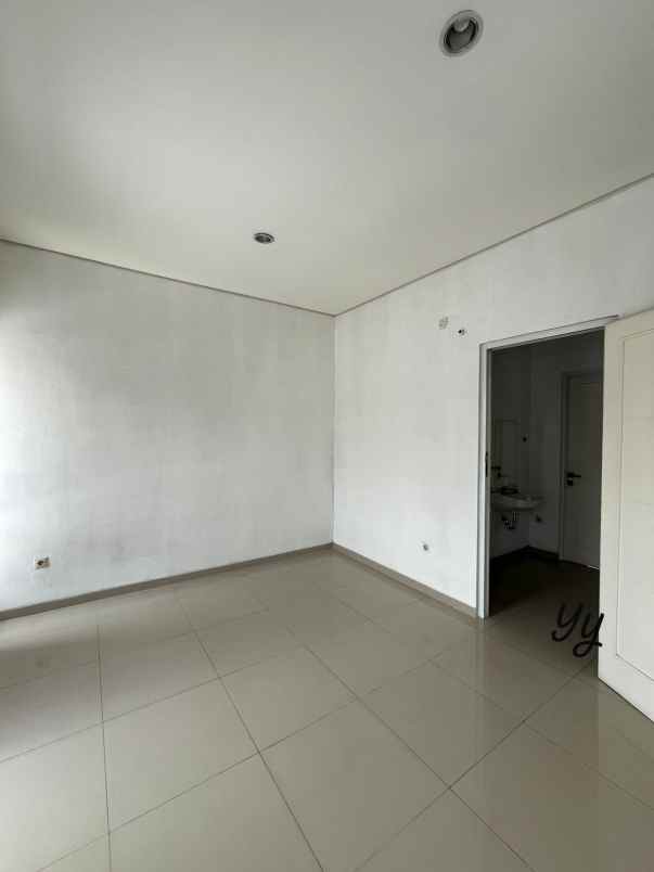 dijual rumah siaphuni di metland menteng dalam cluster