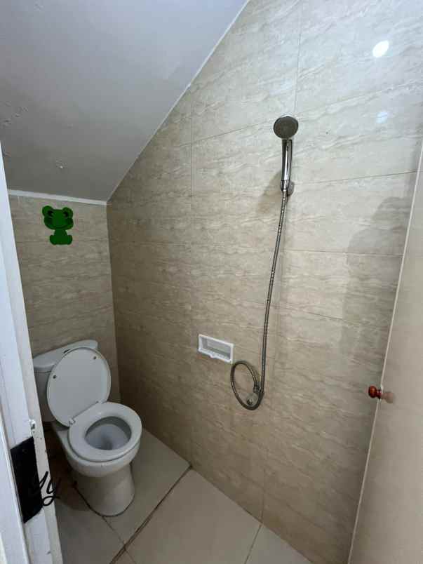 dijual rumah siaphuni di metland menteng dalam cluster