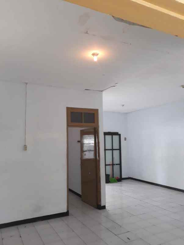 dijual rumah simpang darmo permai