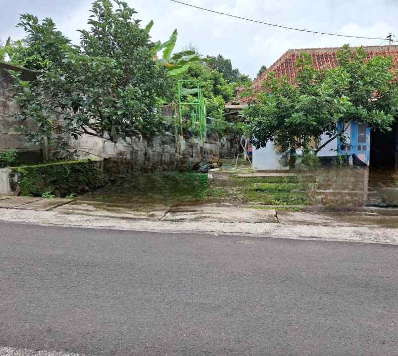 dijual rumah srondol kulon