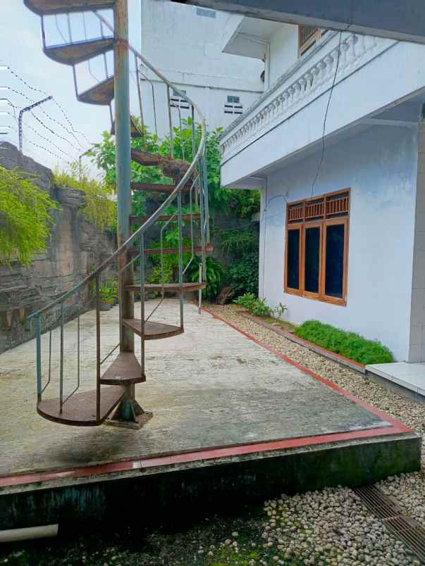 dijual rumah strategis pinggir jalan raya purwokerto