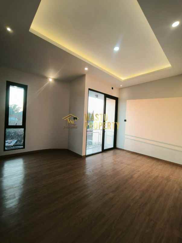 dijual rumah sumberadi