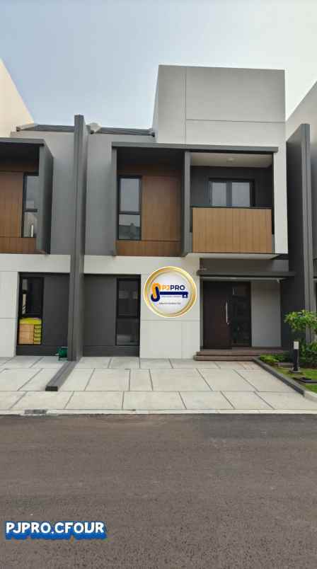 dijual rumah summarecon crown gading