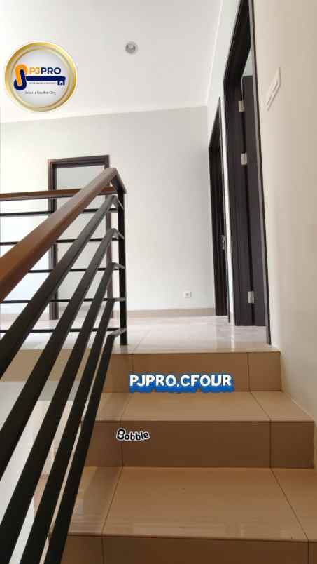 dijual rumah summarecon crown gading