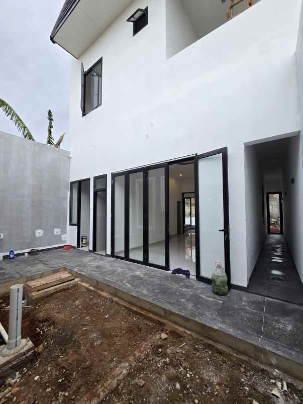 dijual rumah taman bougenville
