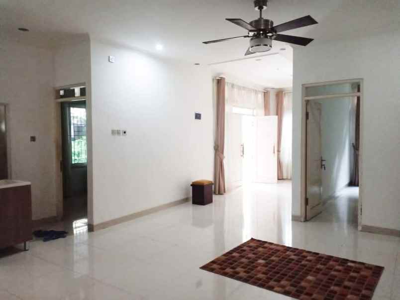 dijual rumah taman cimanggu