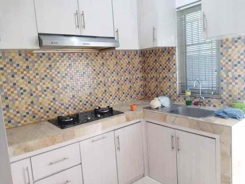 dijual rumah taman cimanggu