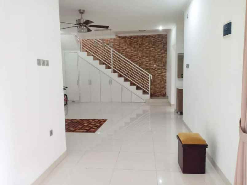 dijual rumah taman cimanggu