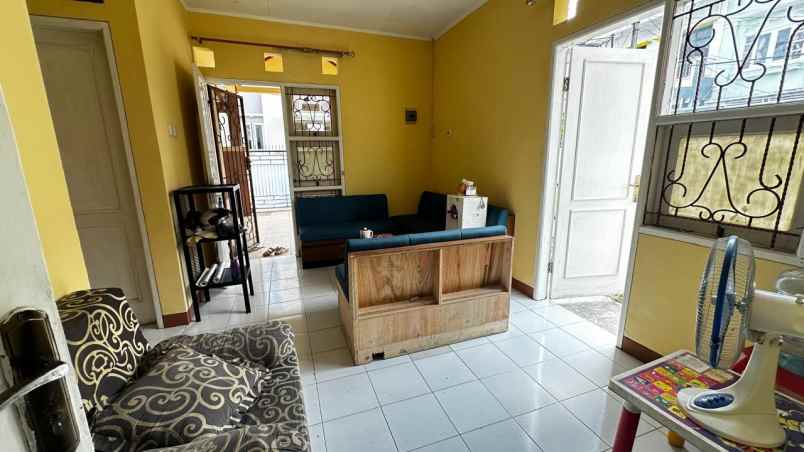 dijual rumah taman harapan baru