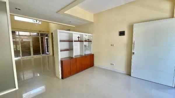 dijual rumah taman international 1