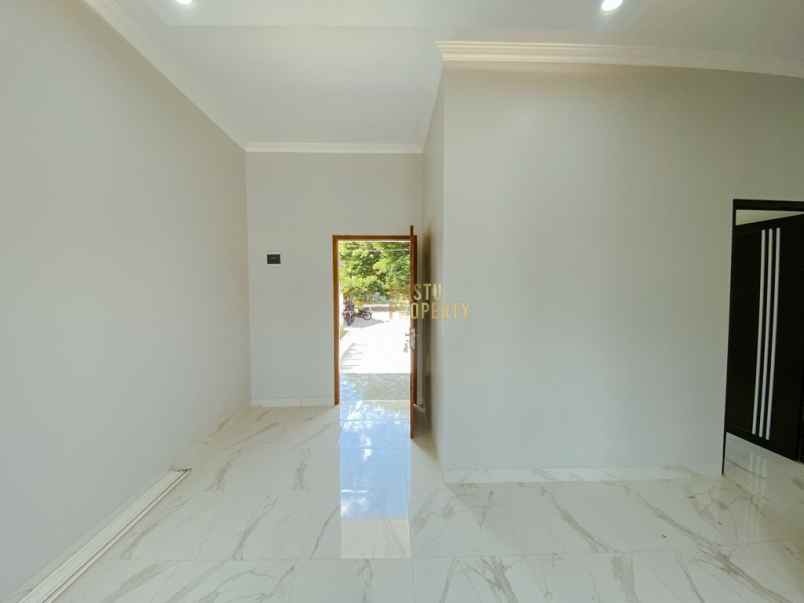 dijual rumah tamanmartani kalasan