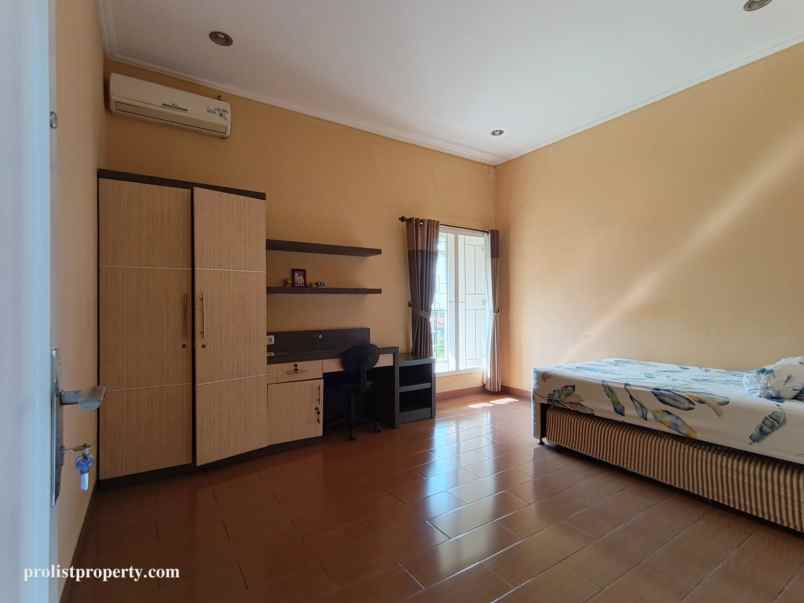 dijual rumah tambaksogra