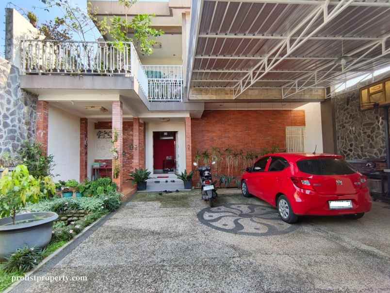 dijual rumah tambaksogra