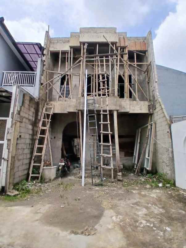 dijual rumah tanah baru baju depok jawa