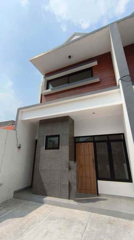 dijual rumah tenggilis mejoyo selatan