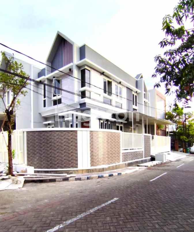 dijual rumah tenggilis tengah