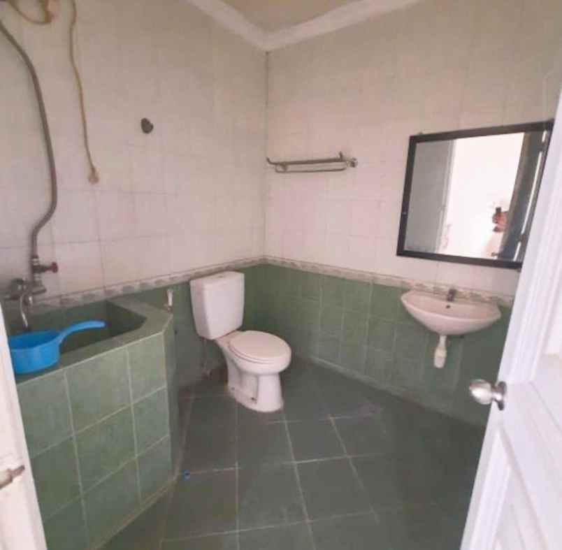 dijual rumah tenggilis utara