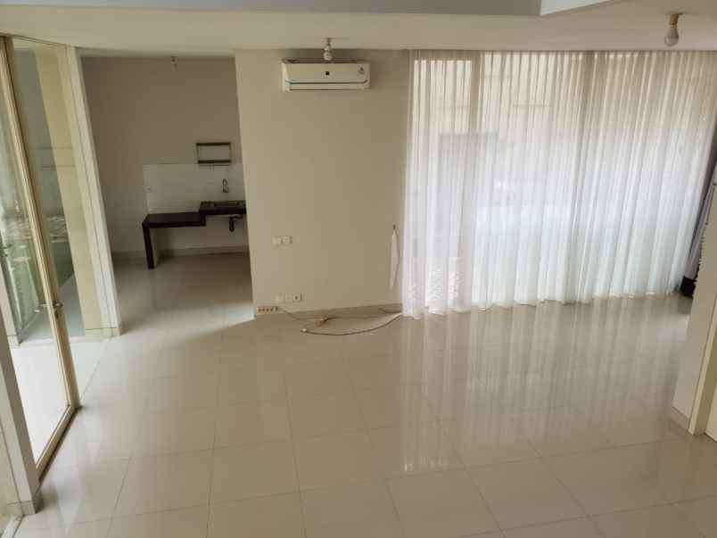 dijual rumah the mansion pakuwon indah