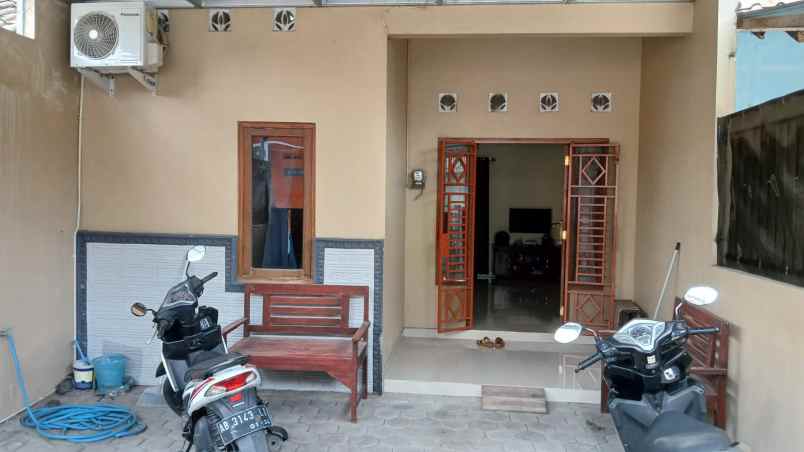 dijual rumah tirtonirmolo