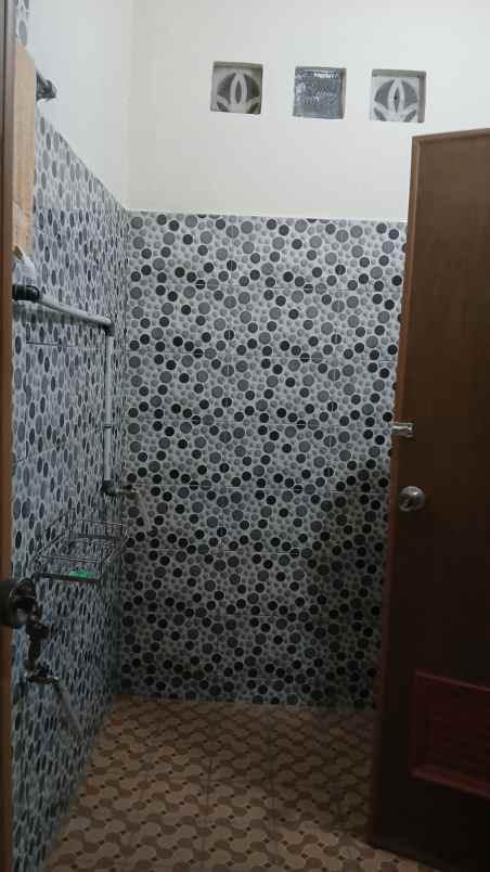 dijual rumah tirtonirmolo