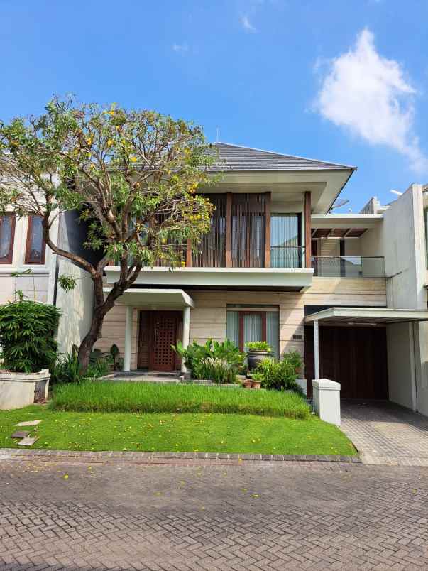 dijual rumah villa bukit regency 3