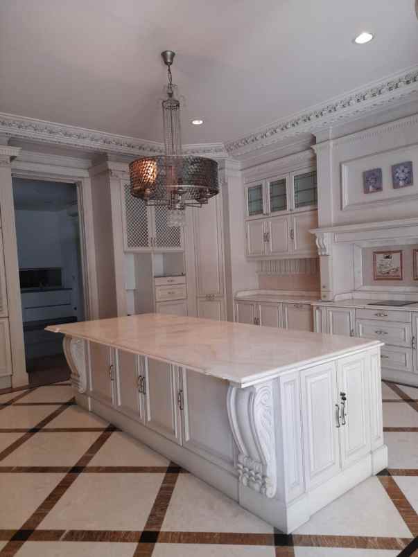 dijual rumah villa bukit regency